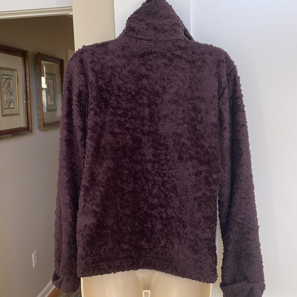 Girl’s Deep Purple Patagonia Jacket - Picture 3 of 7